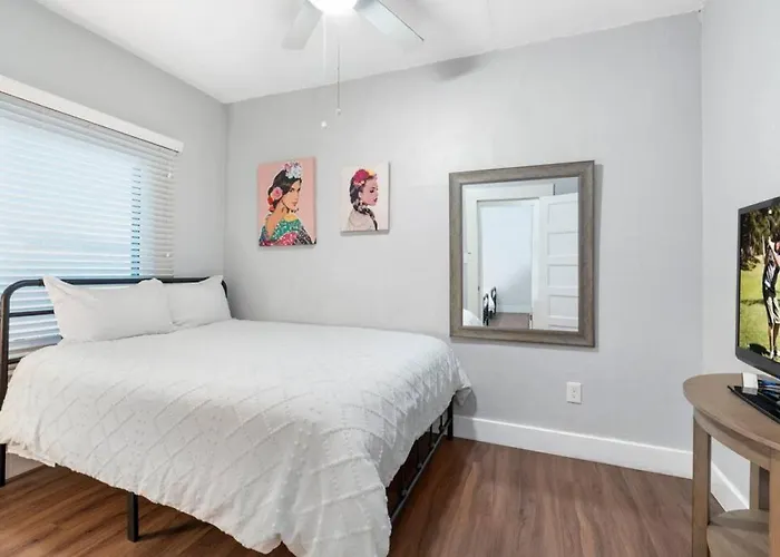 Centra House Kingbed