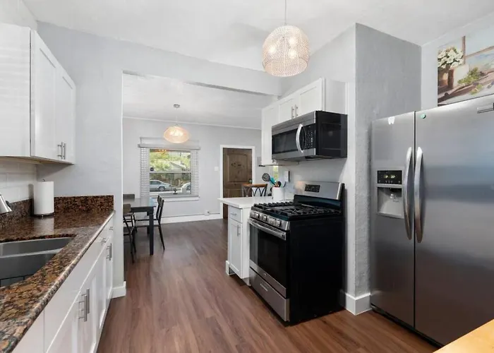 Centra House Kingbed Holiday home *