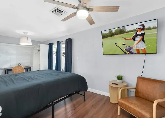 Centra House Kingbed Holiday home