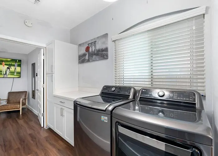 Holiday home Centra House Kingbed